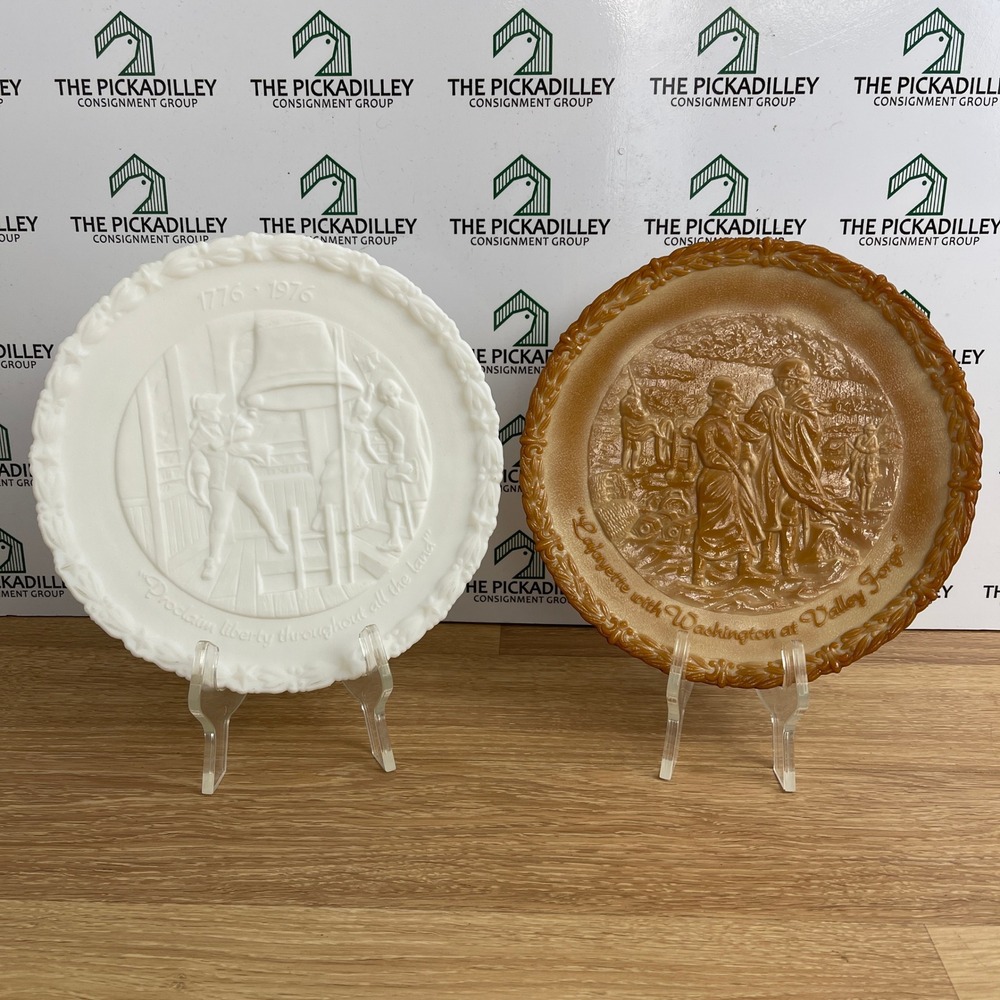 Fenton Art Glass 1976 Bicentennial Plates Liberty Bell & Valley Forge Set of 2